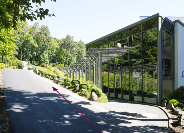 Vorbei an der Cafeteria